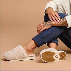 Olukai Woman’s 8 Pupu Mua Slippers Slip Ons Shearling & Leather Trim